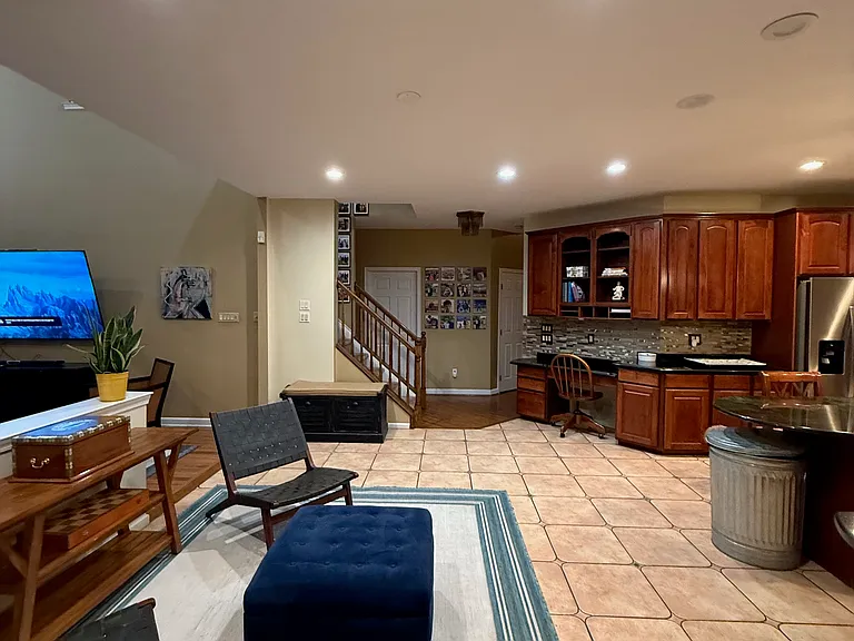1006 Glendevon Dr — Photo 18