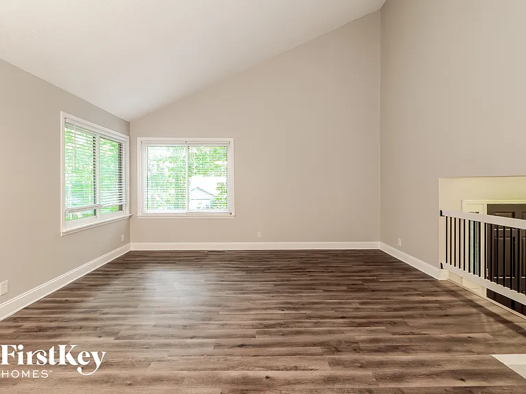 2668 Royal Oak Ct — Photo 5