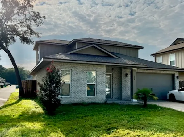 60B 5th St, Shalimar, FL 32579