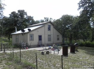 305 Oak Tree Rd, Seguin, TX 78155