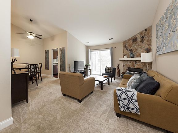5th image of 1381 E Evergreen Dr #6