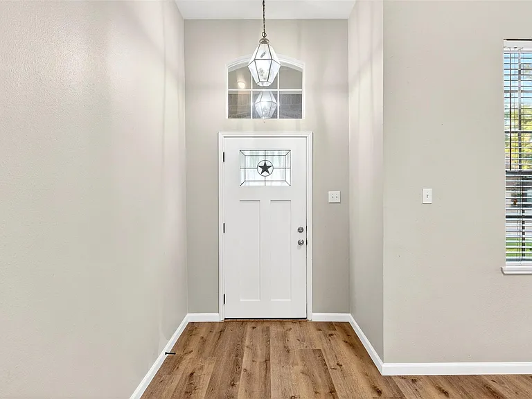 11526 Socorro Ln — Photo 5