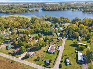 5941 W Blue Heron Ln, Mentone, IN 46539