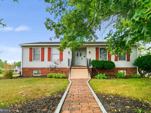 2780 Northvue Ln, York, PA 17408