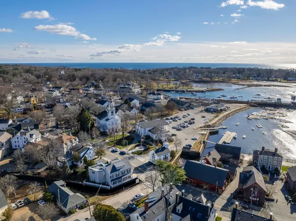 21 Central St Unit 1, Manchester, MA 01944