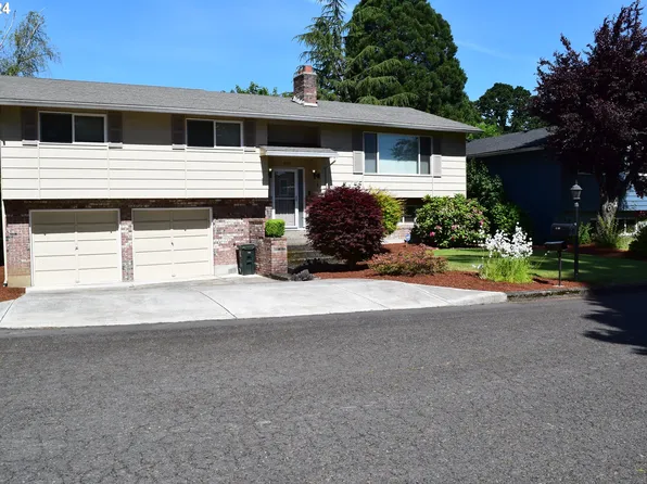 3241 SE Riviere Dr, Milwaukie, OR 97267