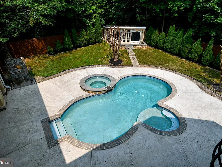 7104 Old Dominion Dr — Photo 62