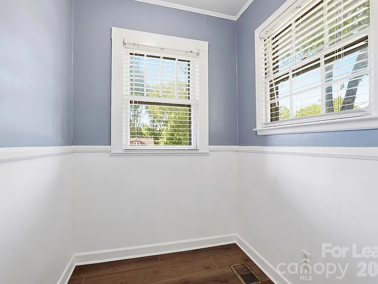 525 W 3rd Ave — Photo 11