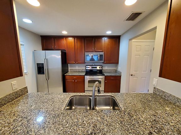 Granite appliances, stainless steel appliances, 42 inch cabinets