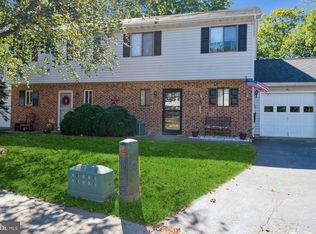 10 Elizabeth Ct, Howell, NJ 07731