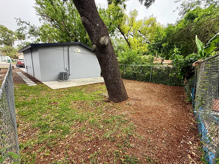 8316 N 10th St #B — Photo 12