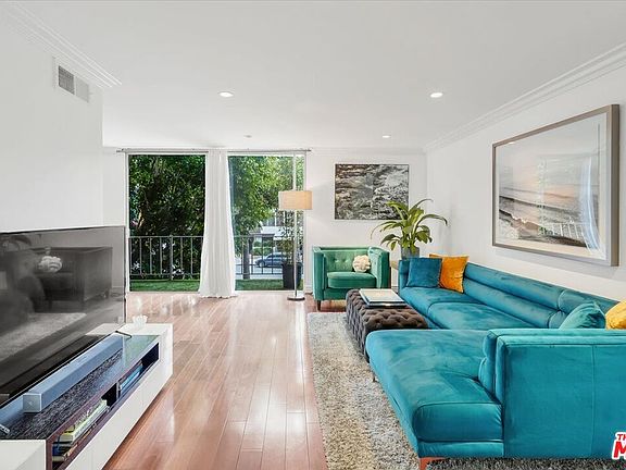2nd image of 100 S Doheny Dr APT 223
