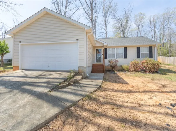 107 Brookside Cir, Honea Path, SC 29654