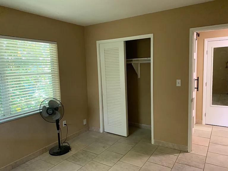 828 Tequesta St #B — Photo 8