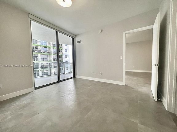5th image of 488 NE 18th St Unit 2302