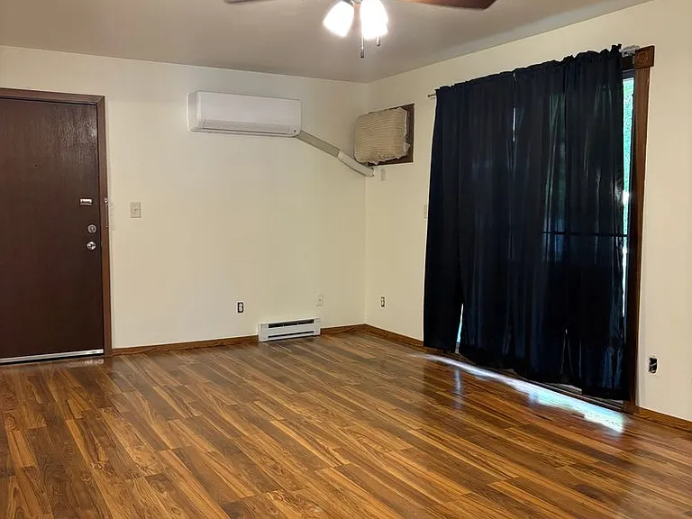 4651 Governors Dr — Photo 12