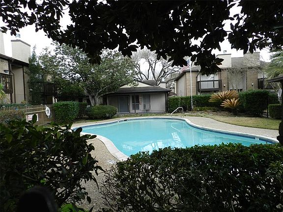 2nd image of 1500 Bay Area Blvd APT C211