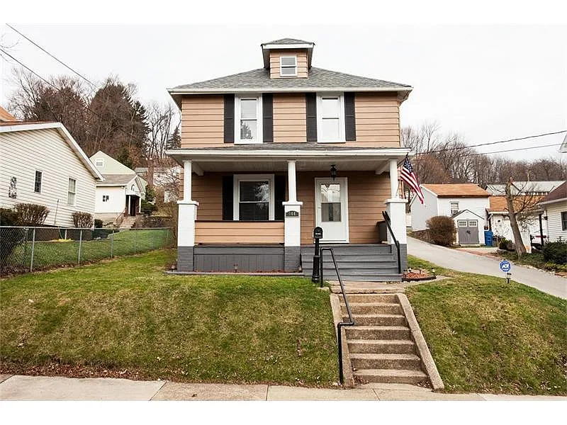 644 Hazel Ave photo 1