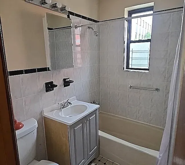 166-05 88th Ave #2B — Photo 4