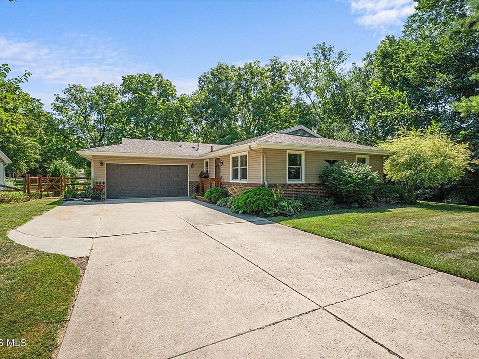 1st image of 6521 Oak Brook Dr