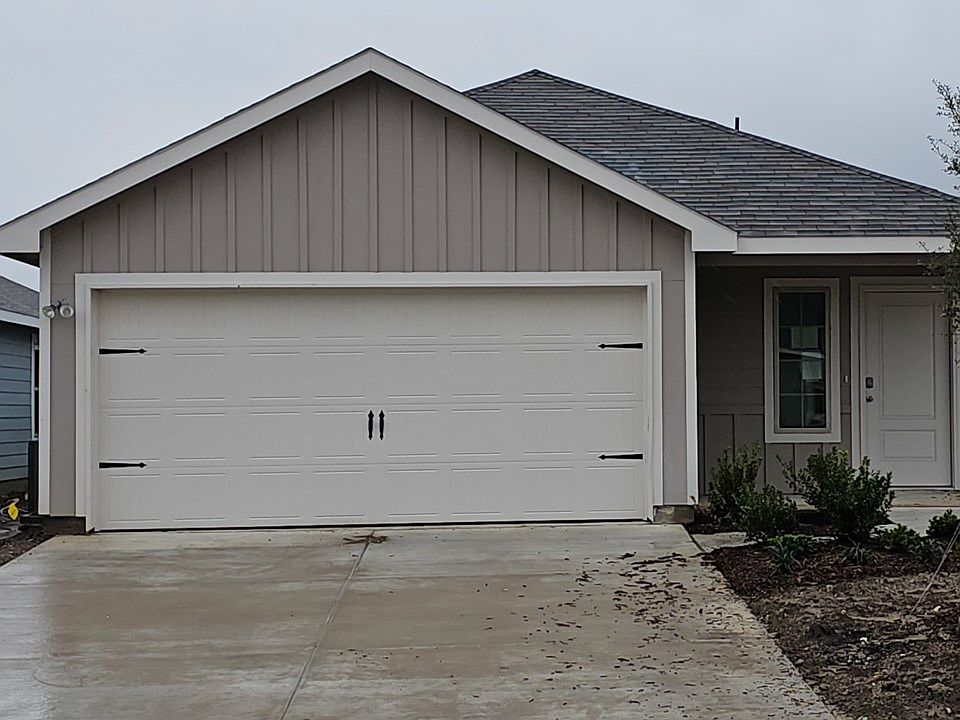 1st image of 608 Cherry Bark Dr
