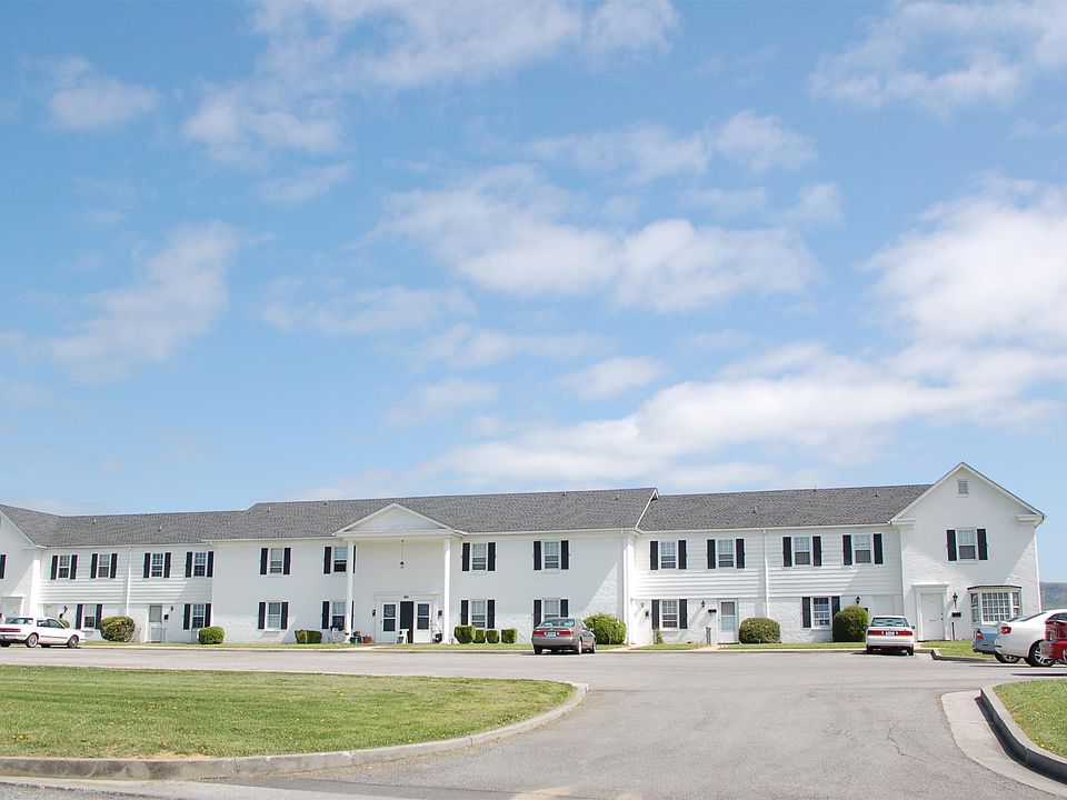 1st image of 6500 Carefree Ln APT 09