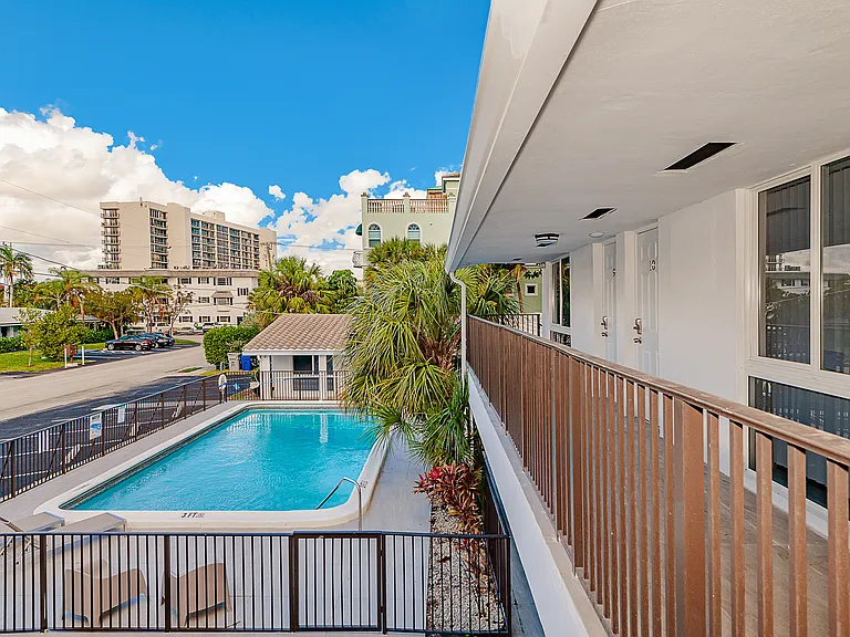 412 Sunset Dr — Photo 12