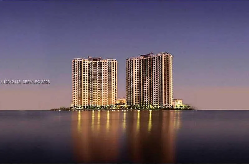 2 bed, 2.0 bath, 1352 sqft, $3,000 — Photo 2