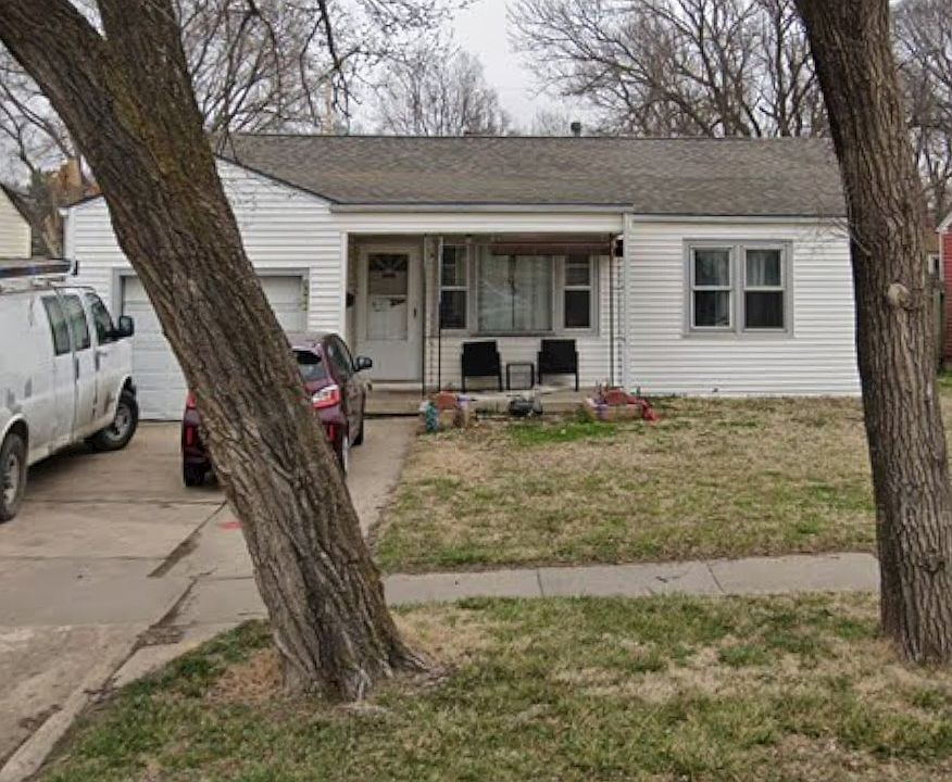 1st image of 1106 S Gordon Ave