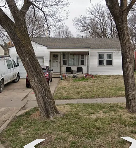 1106 S Gordon Ave Photo 1