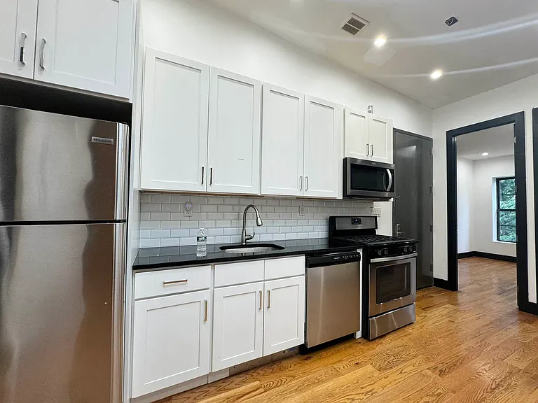 753 Putnam Ave #4 — Photo 3