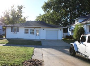 809 N 20th St, Mattoon, IL 61938