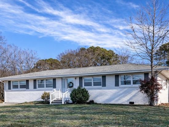 213 Hornsbyville Rd, Yorktown, VA 23692