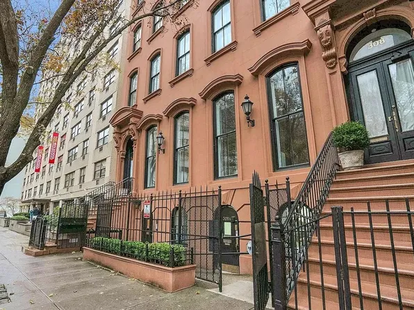 310 East 15th Street image 12 of 12