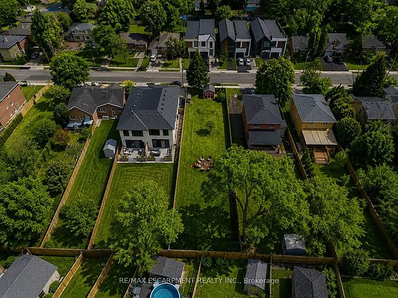 2nd image of 19B Broadview Ave