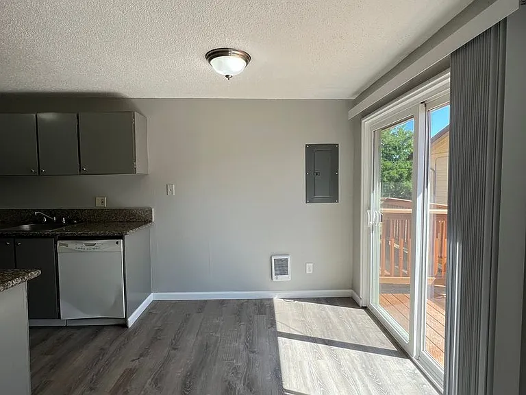 621 NE 162nd Ave #1-22 — Photo 11
