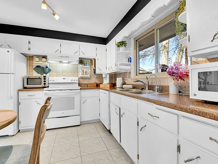 9415 W 51st Ave — Photo 4