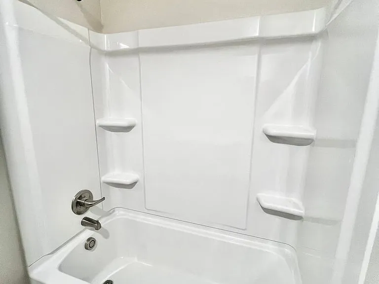 Cougar Creek Apartments — Photo 8