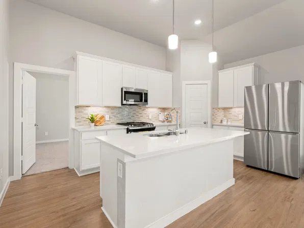 333 Flower Reed Ct, Magnolia, TX 77354