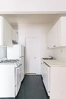 Rented by Emerson Realty NY LLC | media 4