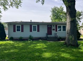 823 Stanford Ave, Elyria, OH 44035
