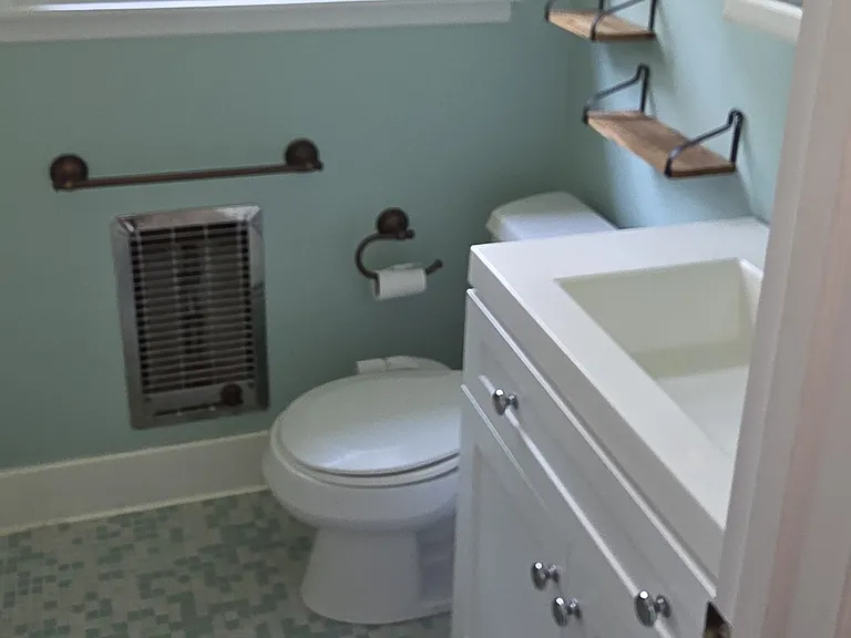 524 Country Club Dr — Photo 1