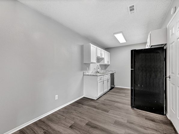 fayetteville-arkansas-448576526 picture