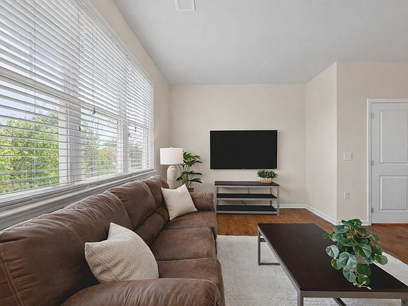 5th image of 1600 Wards Ferry Rd APT 704