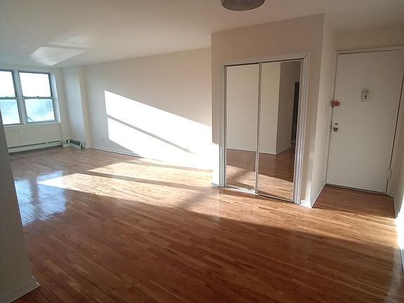 4th image of 2555 E 12th St APT 6P
