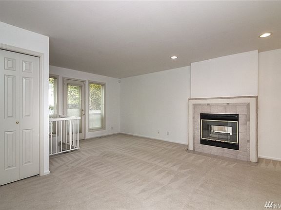 5th image of 2801 NE 130th St APT A102