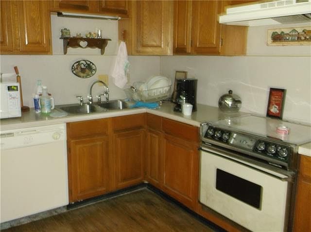 2nd image of 1125 W Wintergreen Rd