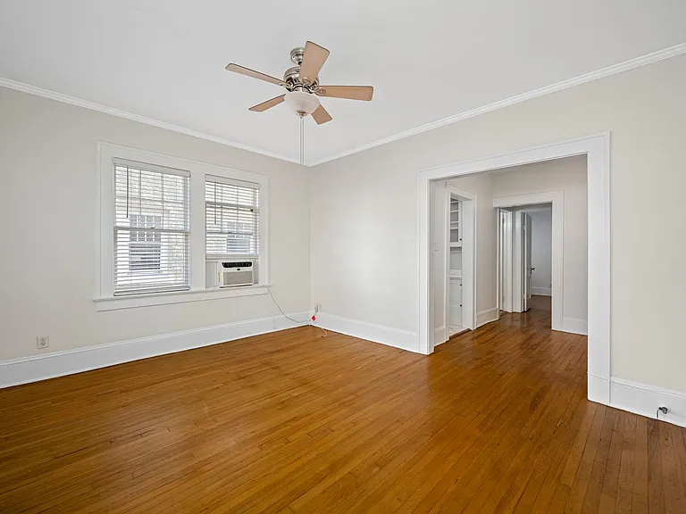 2115 W Hills Ave — Photo 11