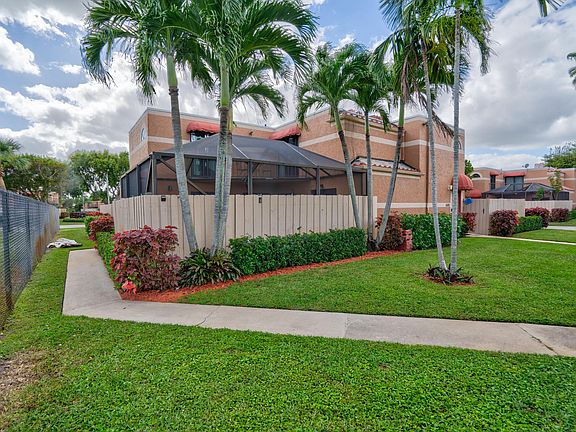4th image of 6101 Seven Springs Boulevard