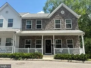 332 Railroad Ave #D — Photo 2